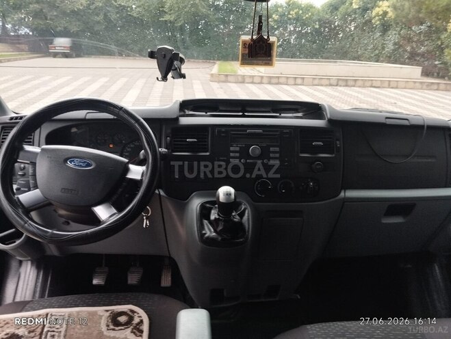 Ford Transit-3