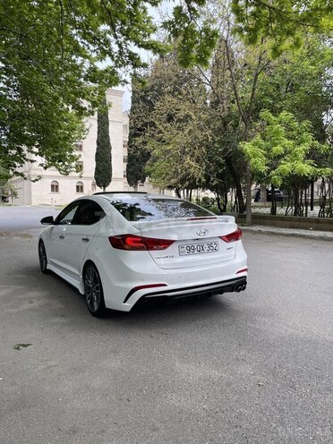 Hyundai Avante-4