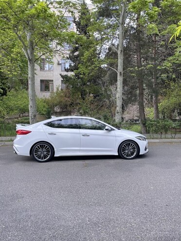 Hyundai Avante-7