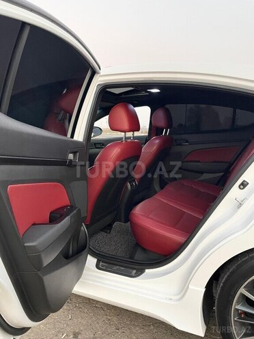 Hyundai Avante-11