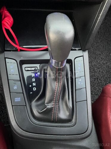 Hyundai Avante-13
