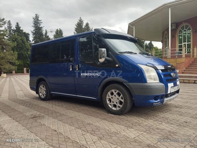 Ford Transit-4