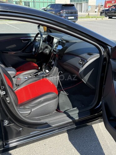 Hyundai Elantra-7
