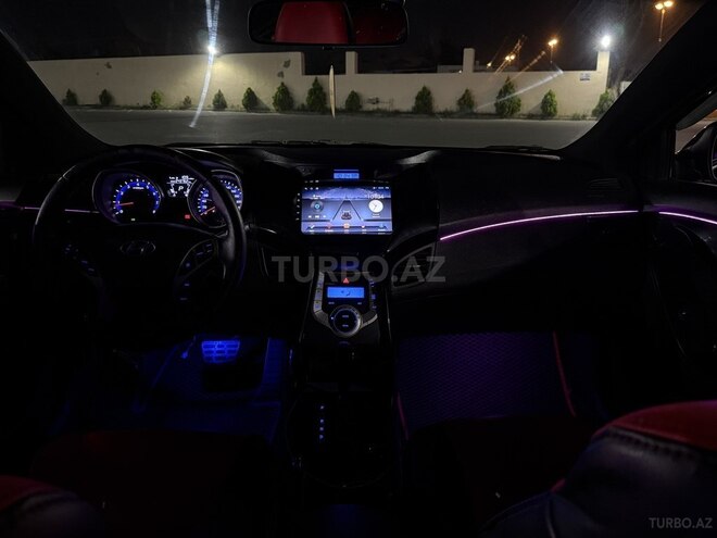 Hyundai Elantra-9