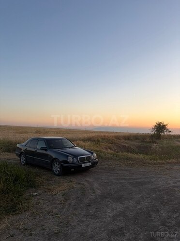 Mercedes E 220-3