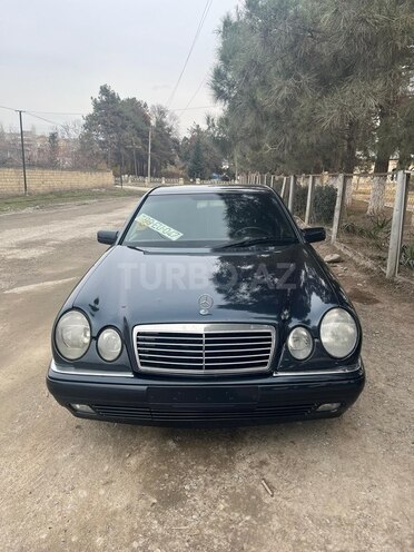 Mercedes E 220-7