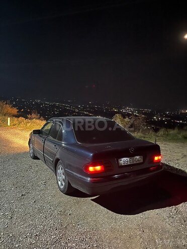 Mercedes E 220-9