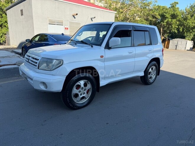 Mitsubishi Pajero io-2