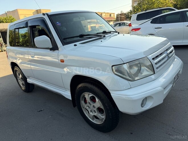 Mitsubishi Pajero io-3