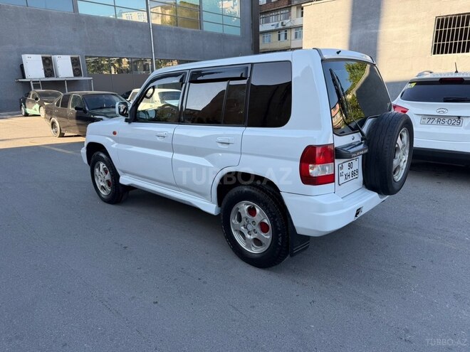 Mitsubishi Pajero io-15
