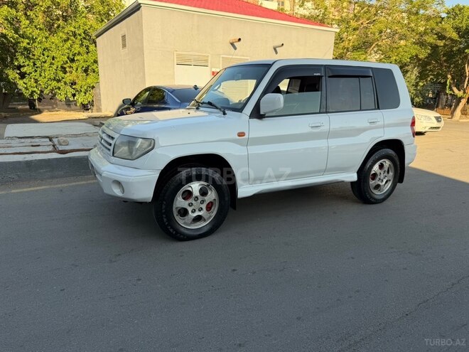 Mitsubishi Pajero io-6