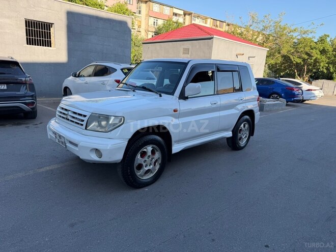 Mitsubishi Pajero io-11