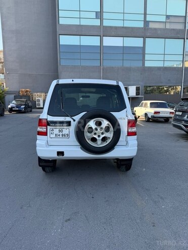 Mitsubishi Pajero io-14