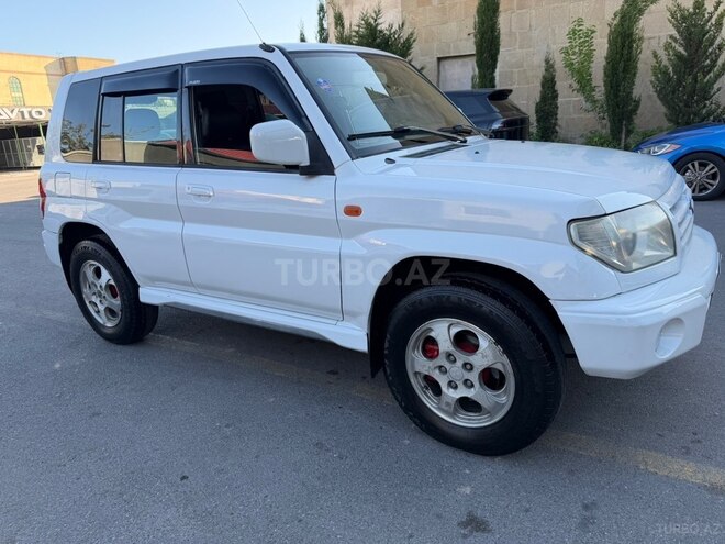 Mitsubishi Pajero io-12