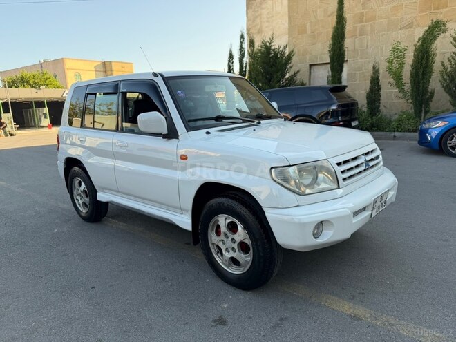Mitsubishi Pajero io-10