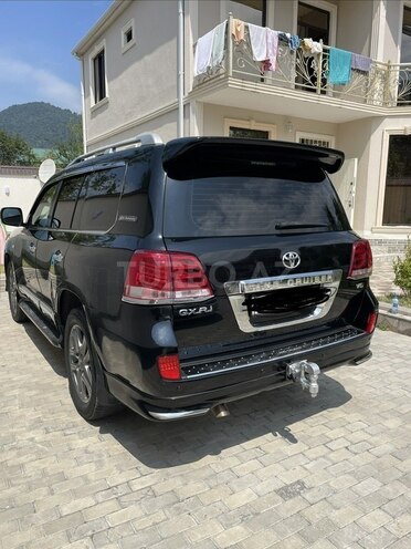Toyota Land Cruiser-2