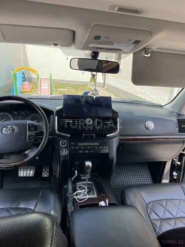 Toyota Land Cruiser-3