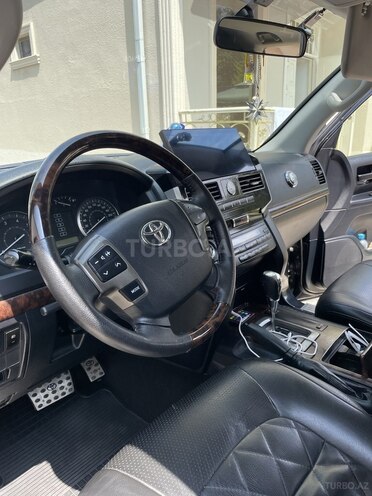 Toyota Land Cruiser-4