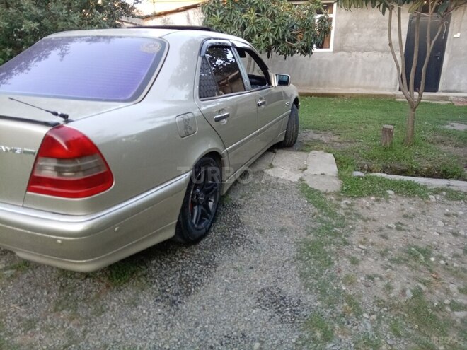 Mercedes C 180-6