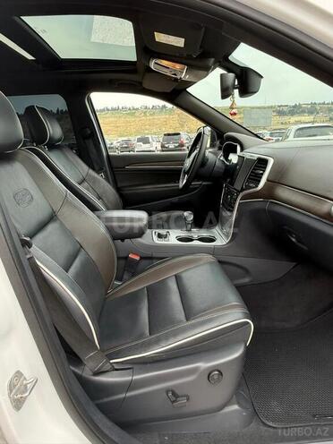 Jeep Grand Cherokee-12