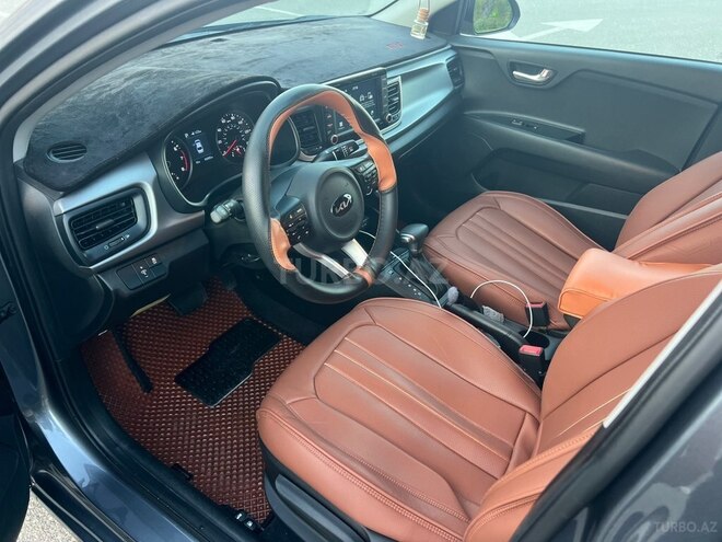 Kia Rio-13