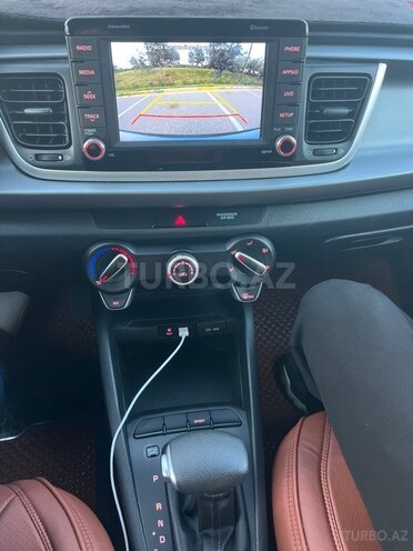 Kia Rio-10