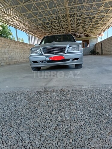 Mercedes C 200-1