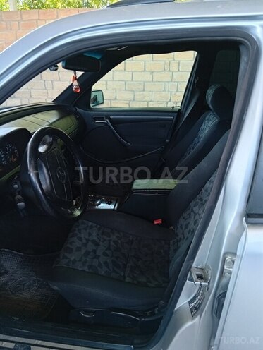 Mercedes C 200-8