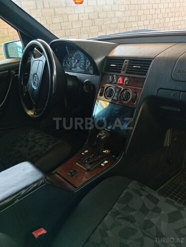 Mercedes C 200-11