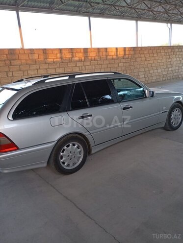 Mercedes C 200-13