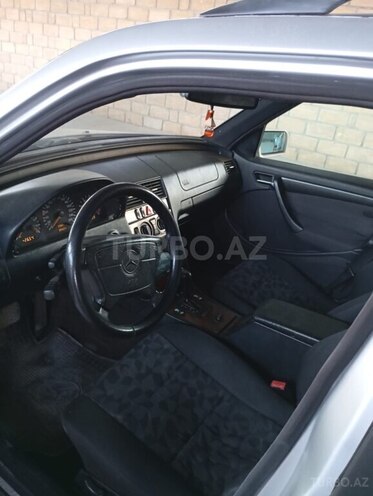 Mercedes C 200-17