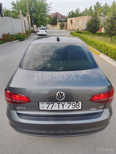 Volkswagen Jetta-6