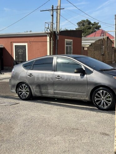 Toyota Prius-4