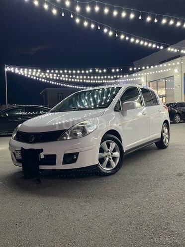 Nissan Tiida-1