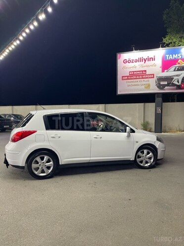 Nissan Tiida-9