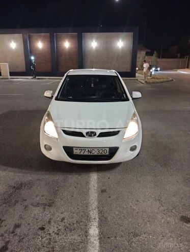 Hyundai i20-1