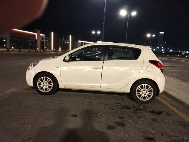 Hyundai i20-10