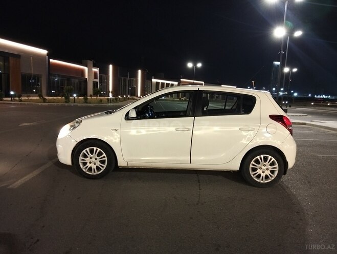 Hyundai i20-6