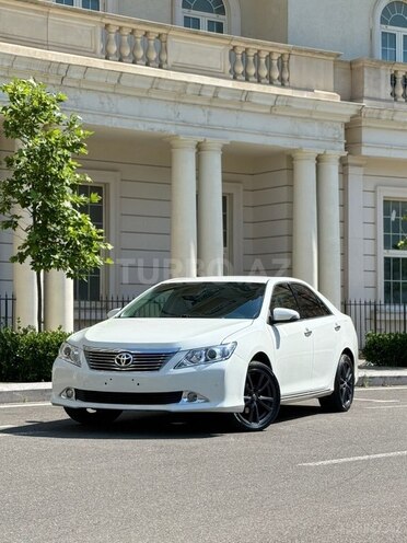 Toyota Camry-1