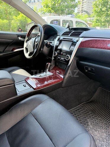 Toyota Camry-7