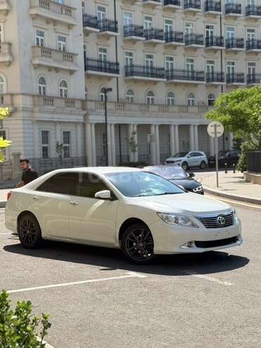 Toyota Camry-3