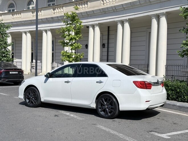 Toyota Camry-9