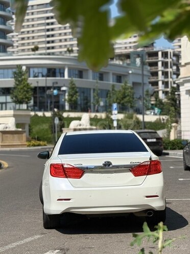 Toyota Camry-5