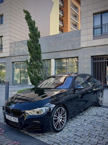 BMW 330-2