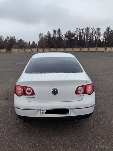Volkswagen Passat-8