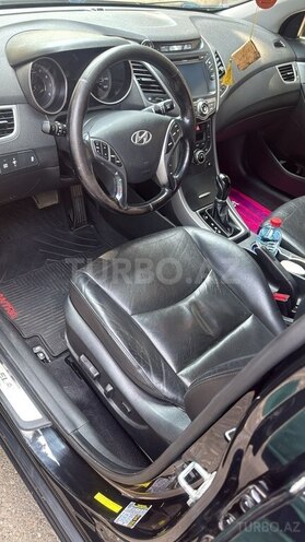 Hyundai Elantra-2