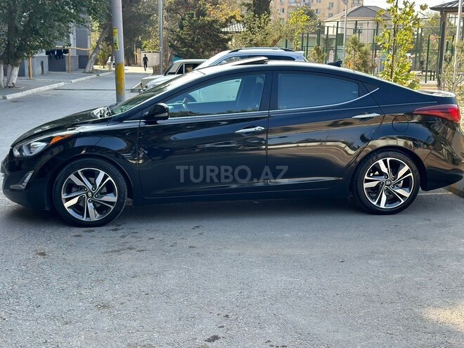Hyundai Elantra-9