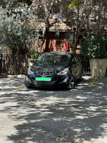 Hyundai Elantra-1