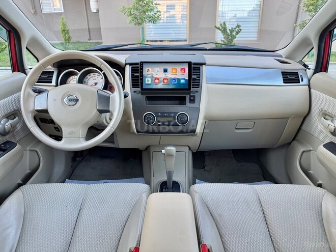 Nissan Tiida-11
