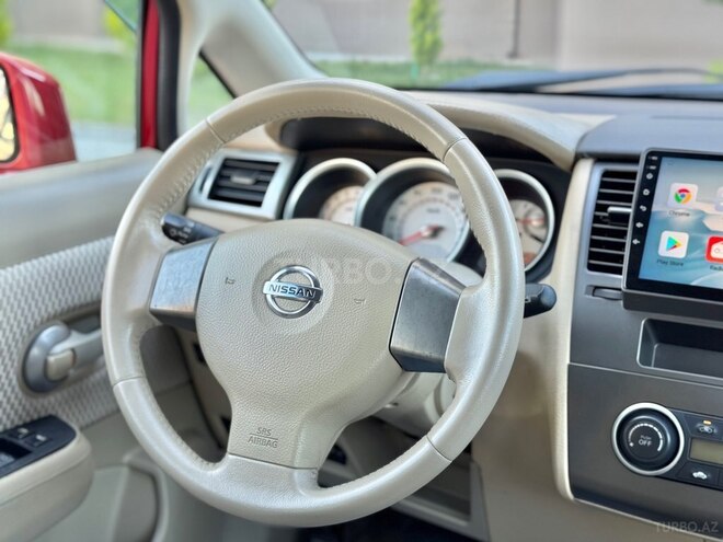 Nissan Tiida-13